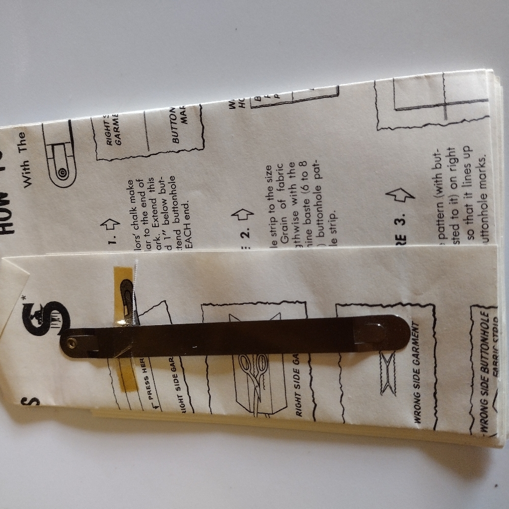 Singer Buttonhole Maker - Picture 3 of 4